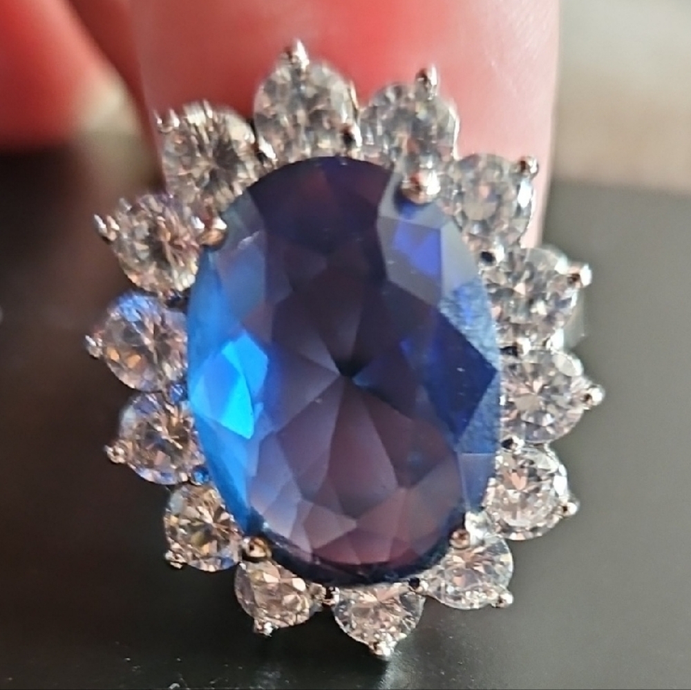 Elegant Blue and Silver Women's Ring
